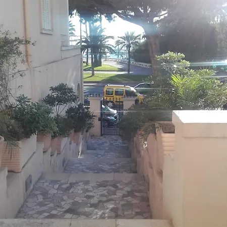 Daire Charming Flat With Terrace On The Croisette *