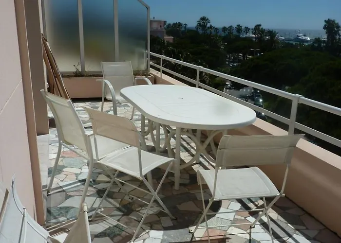 Charming Flat With Terrace On The Croisette