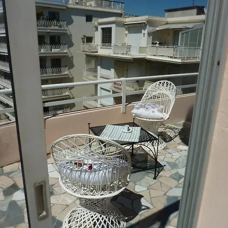 Charming Flat With Terrace On The Croisette Канны