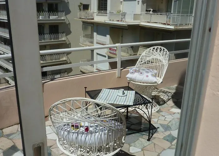 Charming Flat With Terrace On The Croisette Cannes
